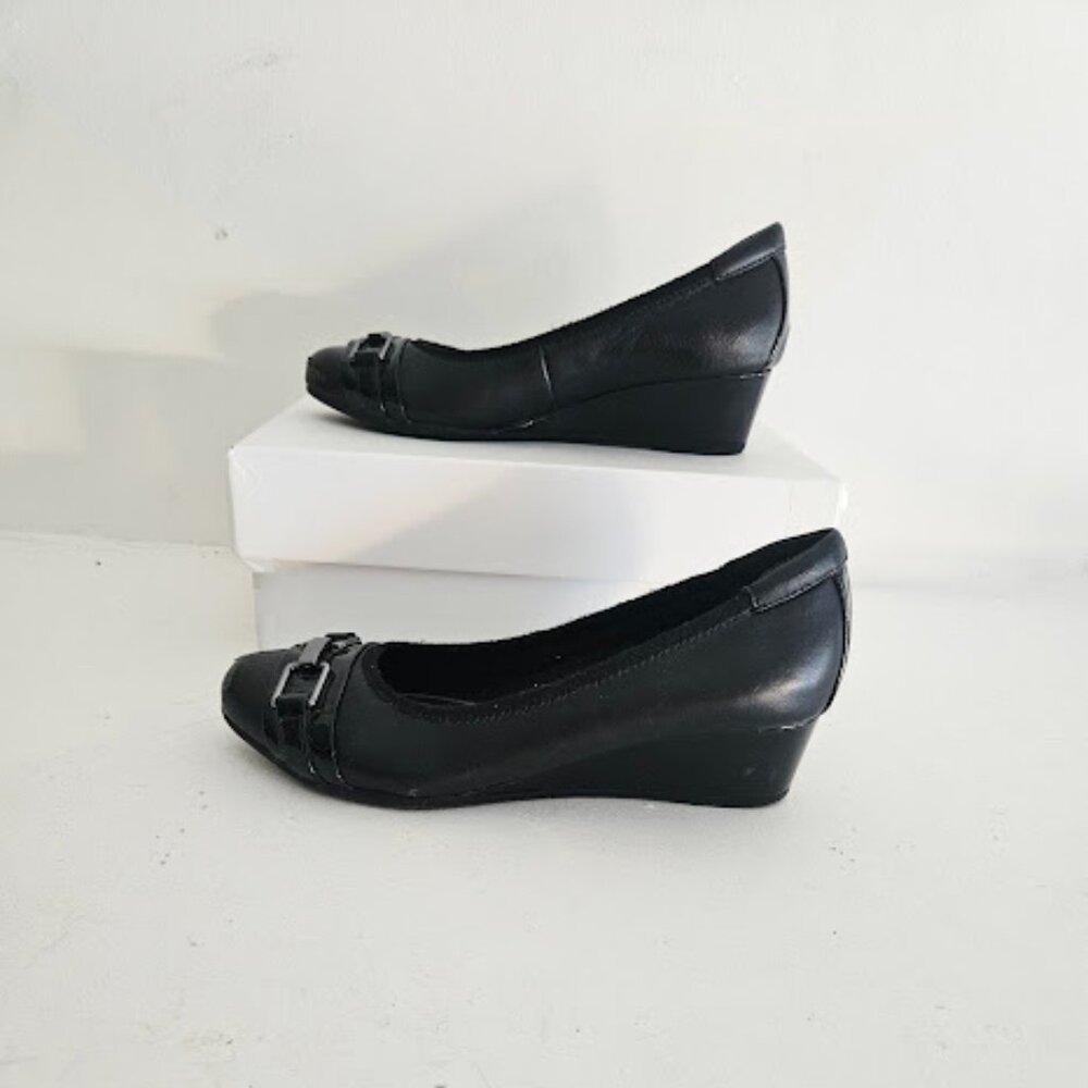 Easy Spirit Women’s Black Leather Comfort Loafers Size 6